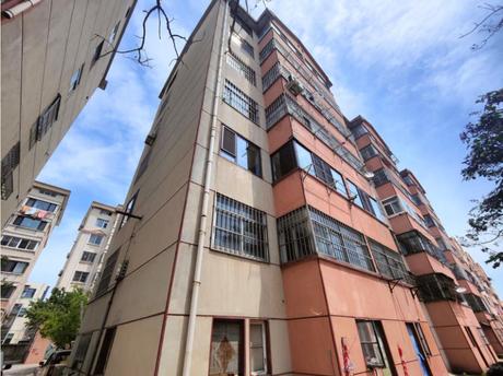位于山东省青岛市胶州市兰州东路370号富民小区2号楼3单元301的一宗住宅房地产