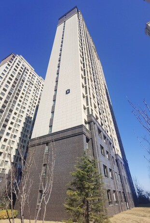 青岛市胶州市经济技术开发区长江路东8号天一仁和悦海大观小区8号楼1单元1104户房产