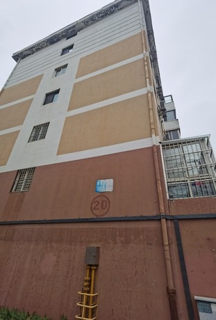 青岛市胶州市香港路269号香港花园小区B8号楼2单元102户房产