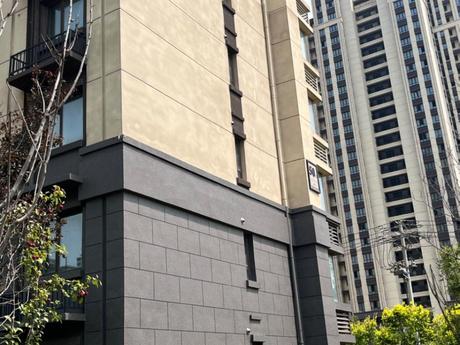 山东省青岛市胶州市经济技术开发区湘江路2号荣盛·锦绣外滩（观海阁）50号楼1单元2104