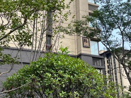 山东省青岛市胶州市经济技术开发区湘江路2号荣盛·锦绣外滩（观海阁）51号楼1单元202