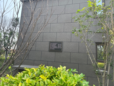 山东省青岛市胶州市经济技术开发区湘江路2号荣盛·锦绣外滩（观海阁）40号楼1单元1803