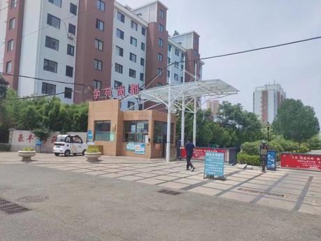 位于青岛市莱西市杭州南路18号7栋2单元702室房产